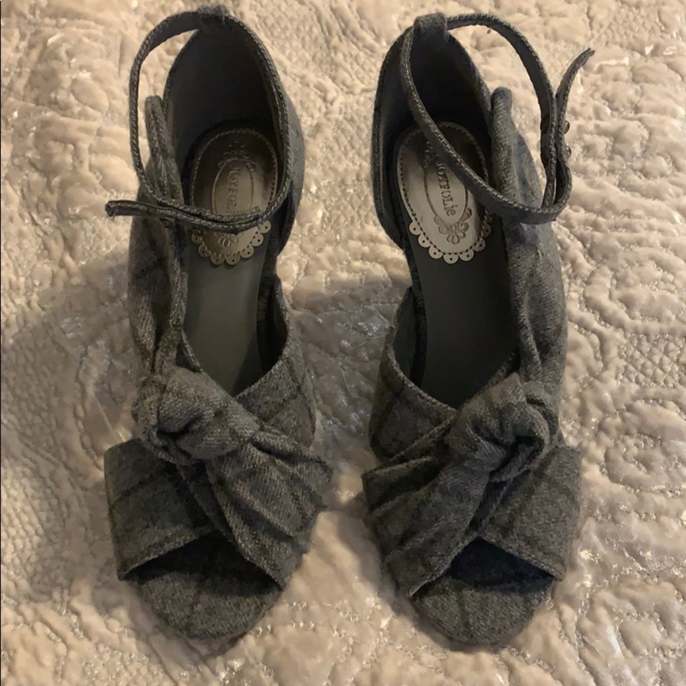 Joyfolie tartan heels size 6.5